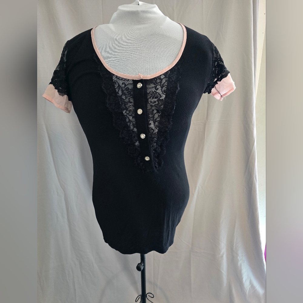 BKE boutique shirt‎ size large with lace